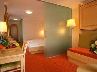 Ausztria - Tirol - Zillertal Arena, 3000, Fügen - Hochfügen - Ferienhotel Hoppet
